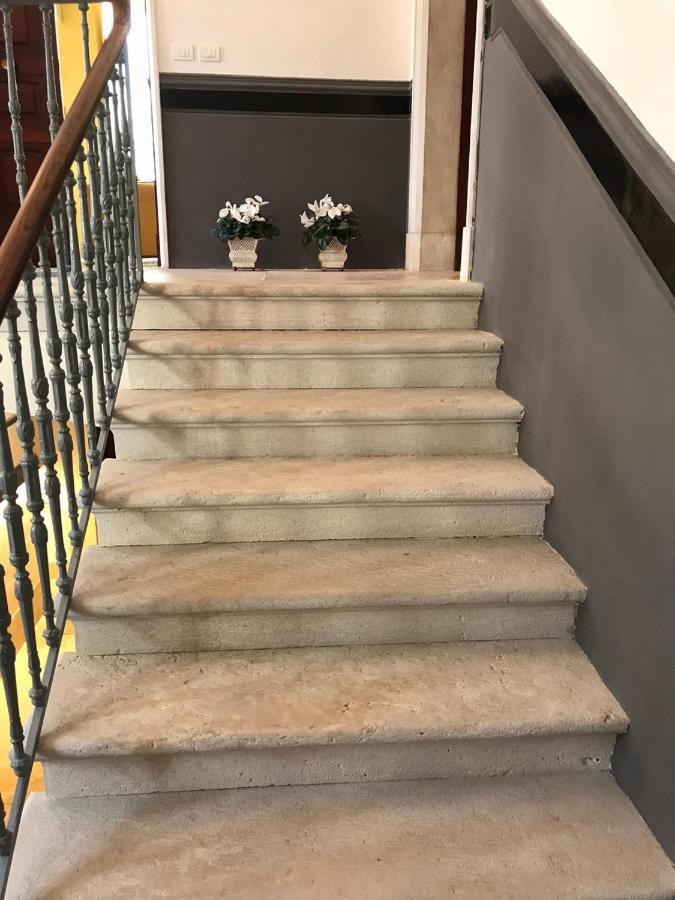 Palazzo Romanelli B&B ตรานิ ภายนอก รูปภาพ