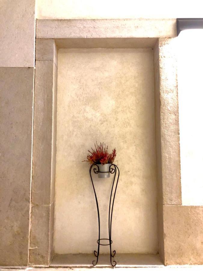 Palazzo Romanelli B&B ตรานิ ภายนอก รูปภาพ
