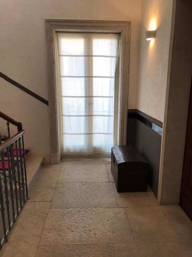 Palazzo Romanelli B&B ตรานิ ภายนอก รูปภาพ