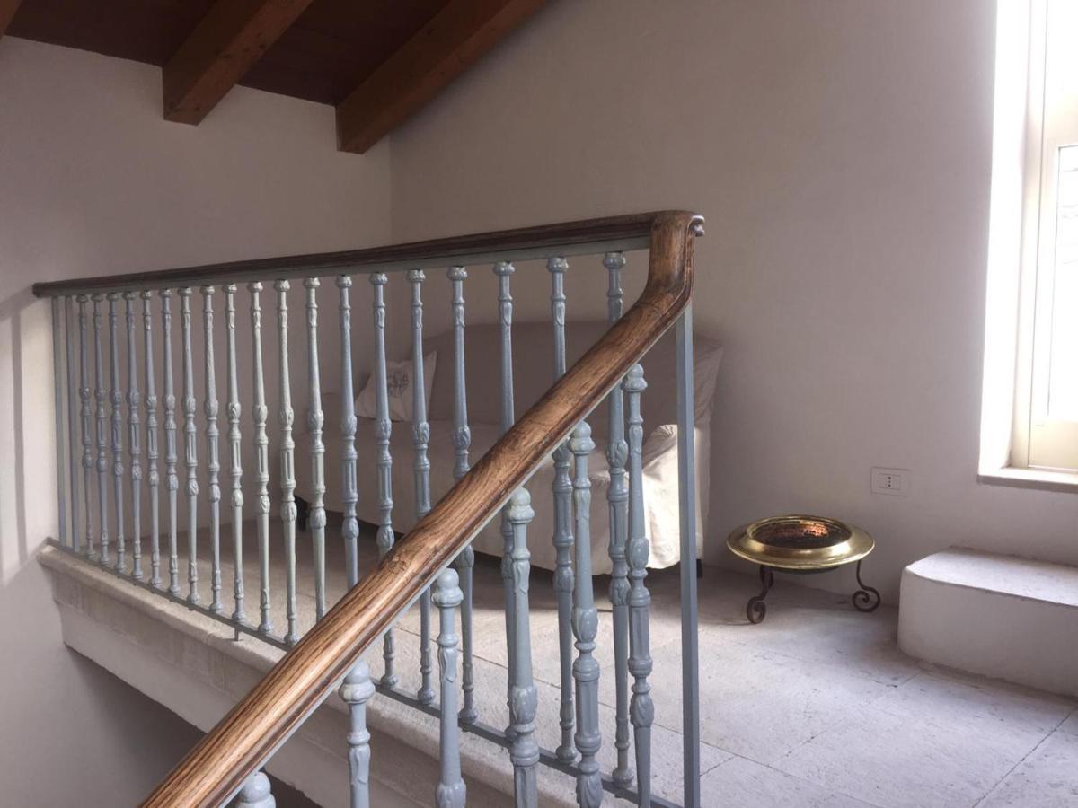 Palazzo Romanelli B&B ตรานิ ภายนอก รูปภาพ