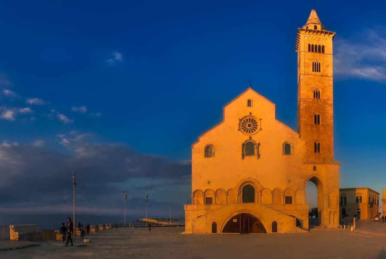 Palazzo Romanelli B&B ตรานิ ภายนอก รูปภาพ
