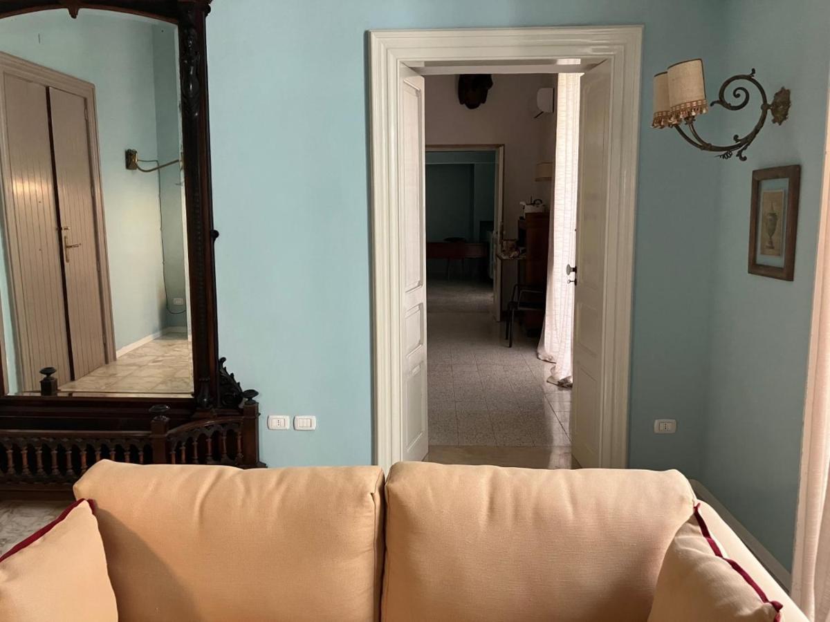 Palazzo Romanelli B&B ตรานิ ภายนอก รูปภาพ